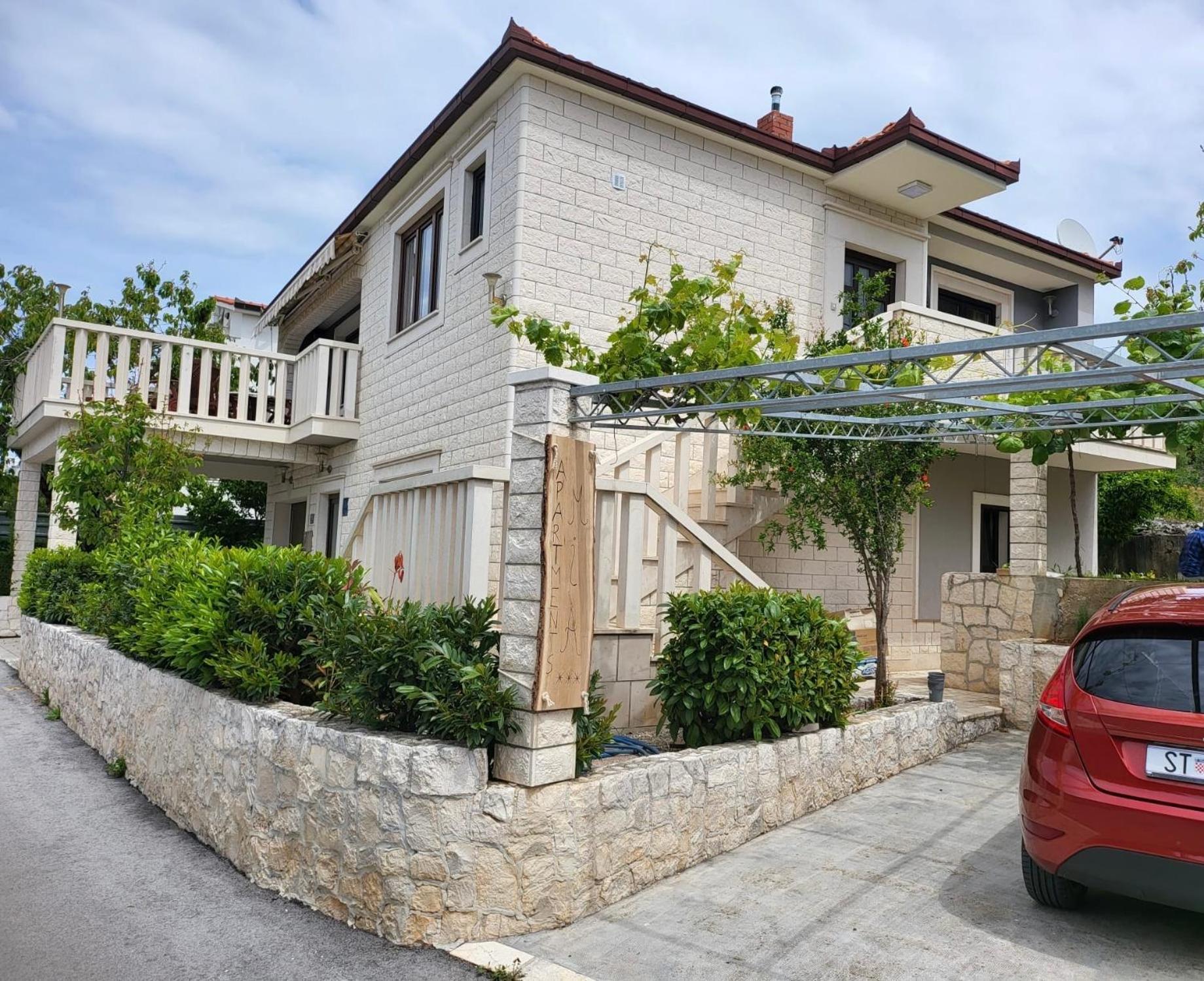 Apartments Mia Okrug Gornji Exterior foto